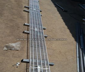 light-duty-trench-mild-steel-gratings